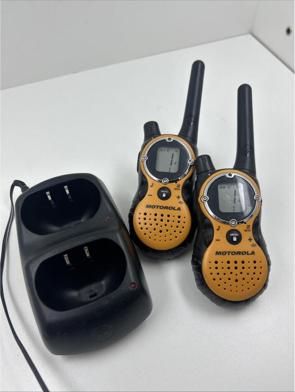 Motorola Walkie Talkie T8500 Bundle - 2 Radios & Batteries UNTESTED
